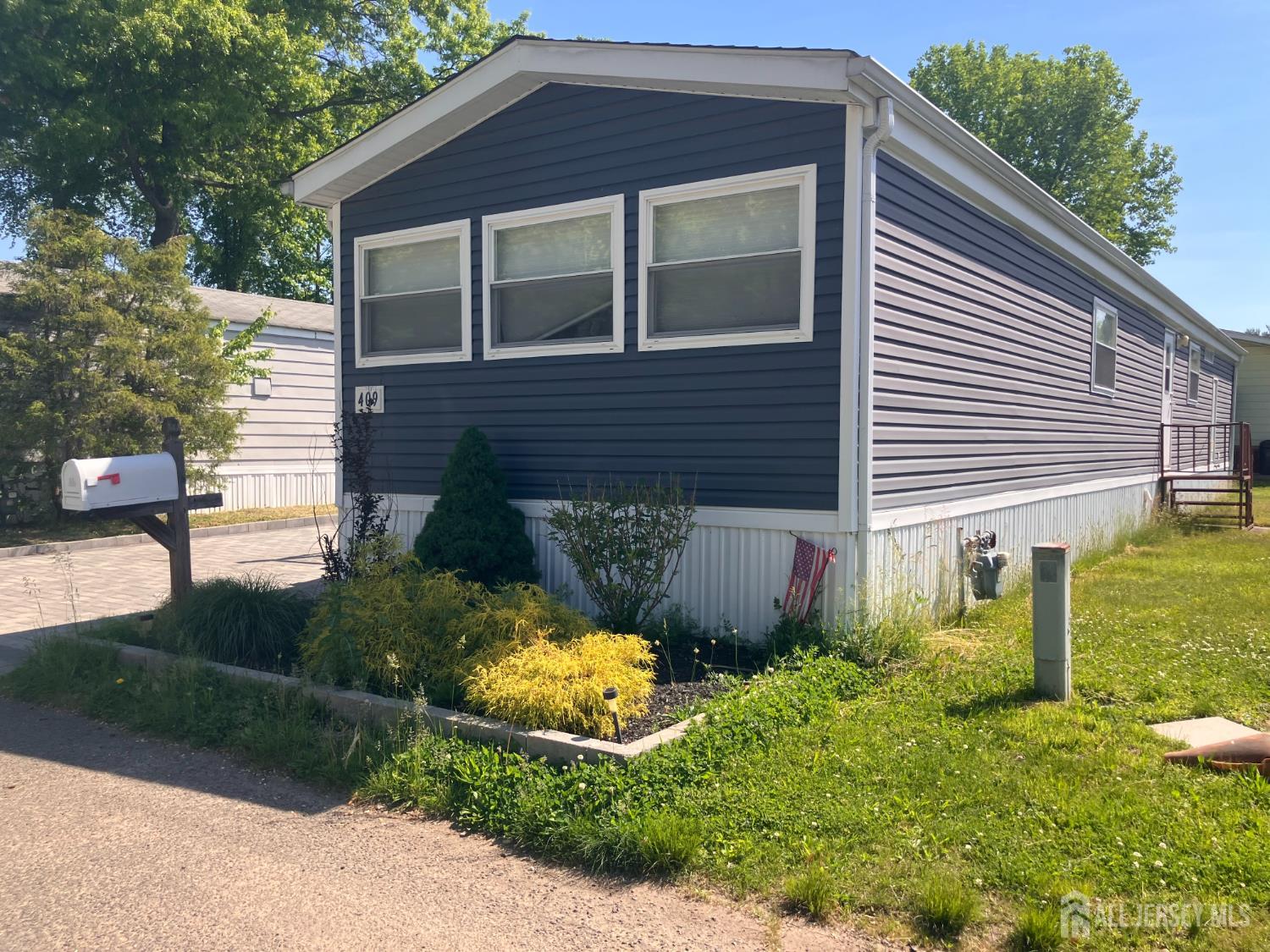 409 Lane E Lane Hazlet NJ 07730
