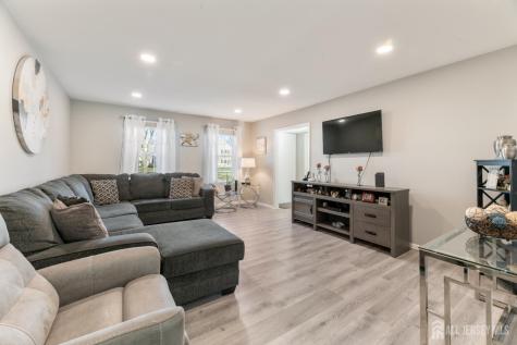 94 Gloucester Way Monroe NJ 08831