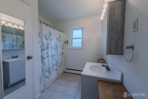 72 Fox Road Edison NJ 08817