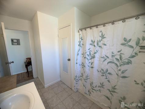 72 Fox Road Edison NJ 08817