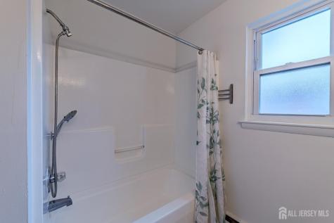 72 Fox Road Edison NJ 08817