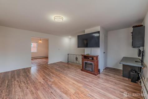 72 Fox Road Edison NJ 08817
