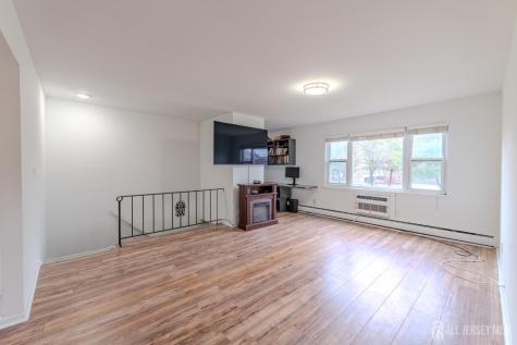 72 Fox Road Edison NJ 08817
