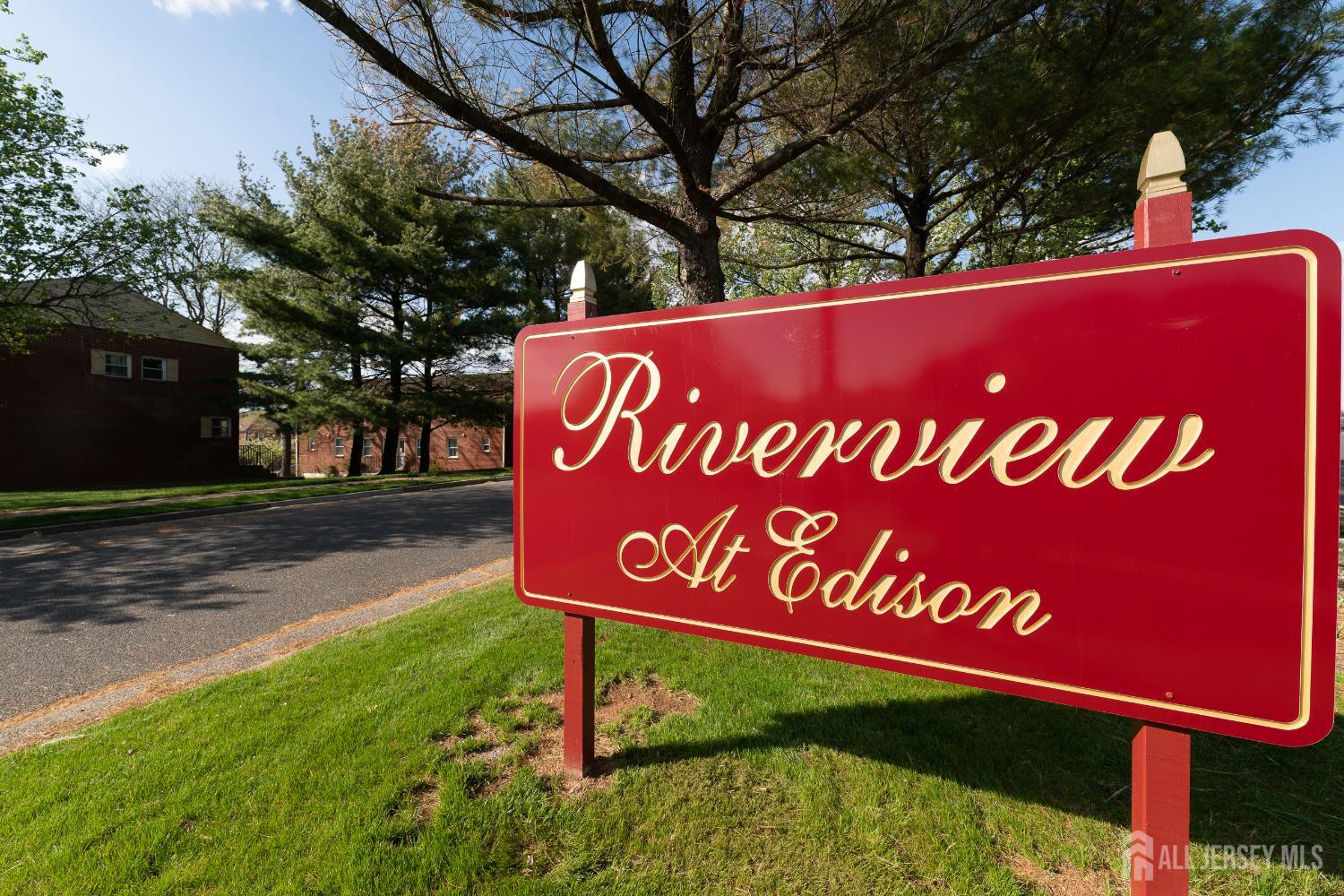 21 York Drive Edison NJ 08817