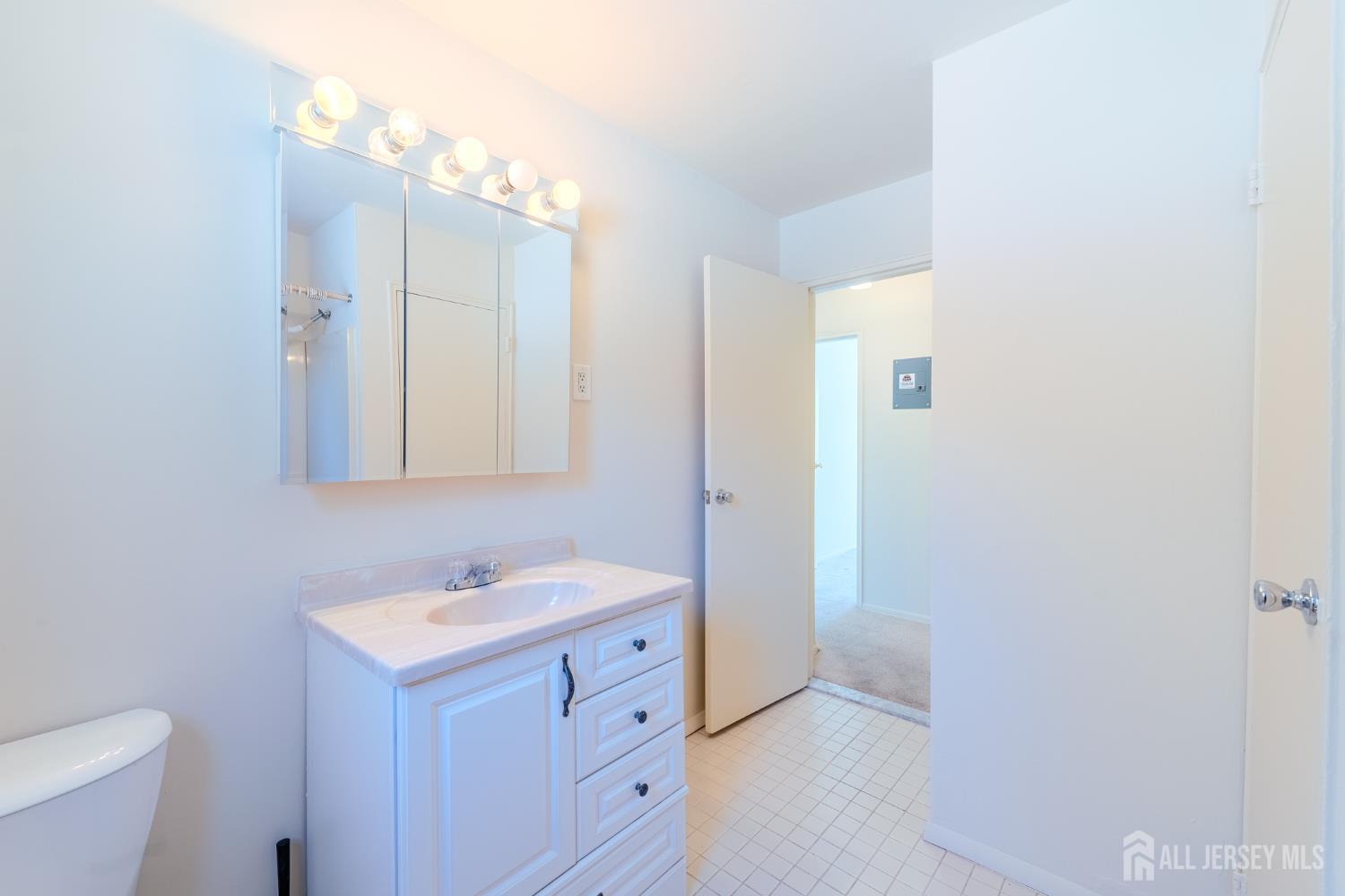 21 York Drive Edison NJ 08817