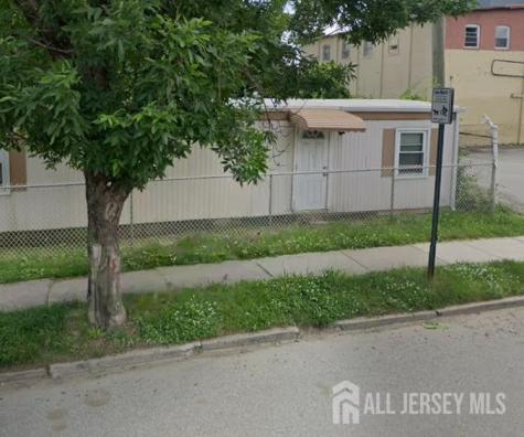 41 Oak Street Lodi NJ 07644