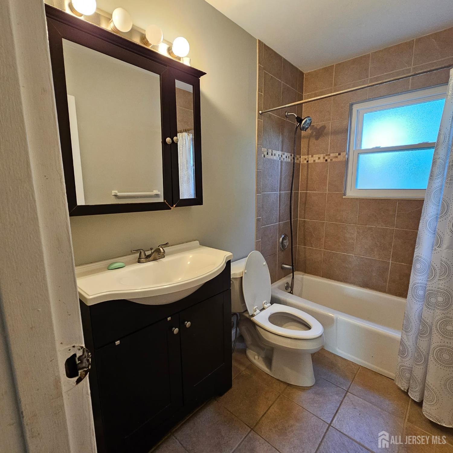 32 Judson Street Edison NJ 08837