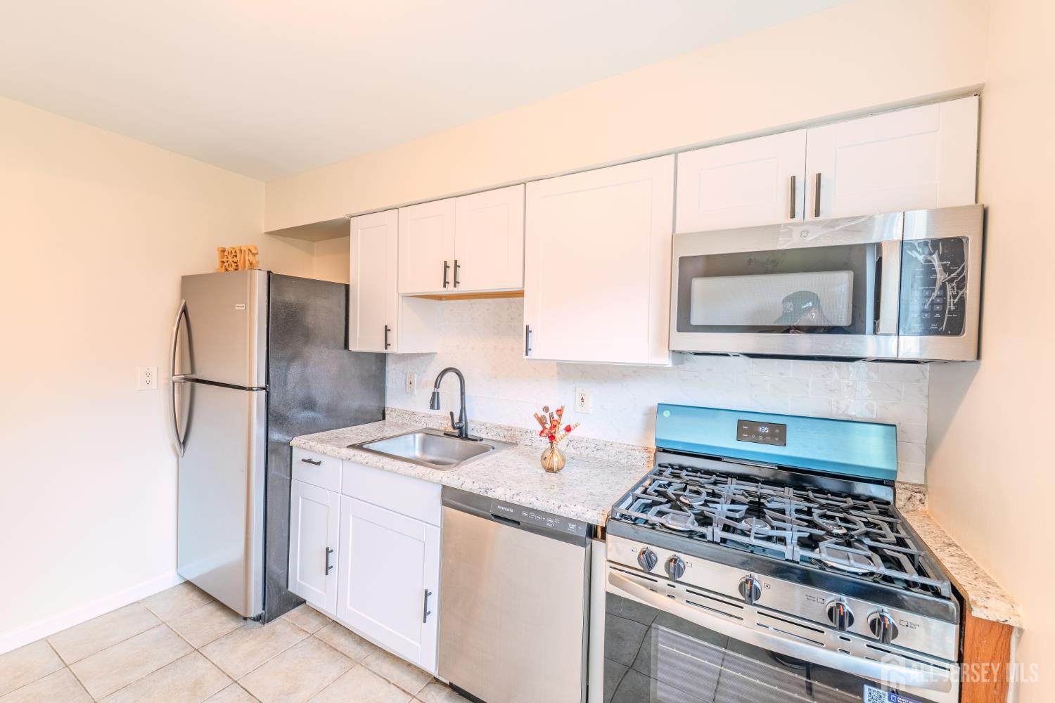 66 Fox Road Edison NJ 08817