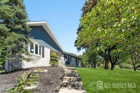 2 Rossi Drive Clinton Town NJ 08809