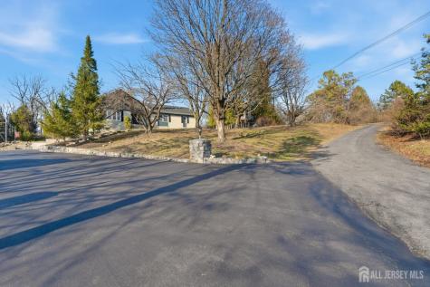 2 Rossi Drive Clinton Town NJ 08809