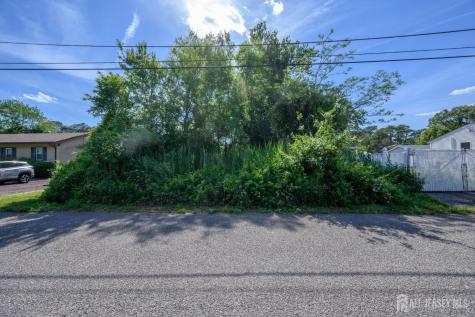 22 Walnut Street Ocean Twp NJ 08758