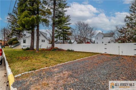 13 Riverview Avenue Edison NJ 08817