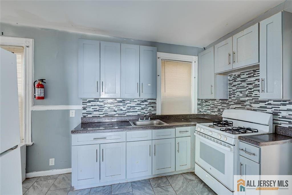 37 Blum Street Newark NJ 07103