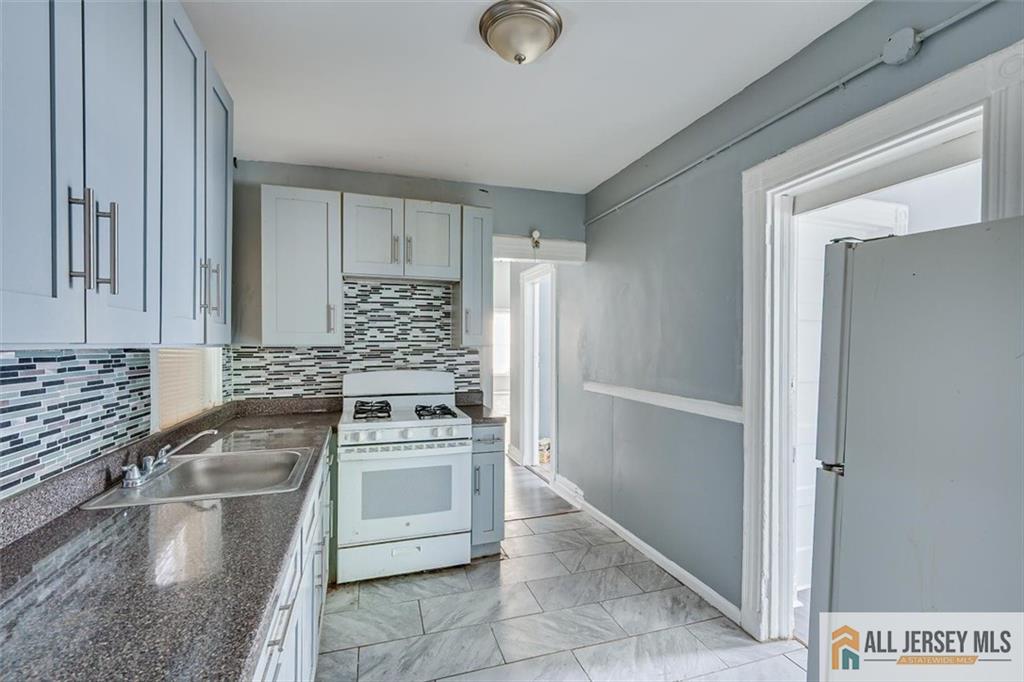 37 Blum Street Newark NJ 07103