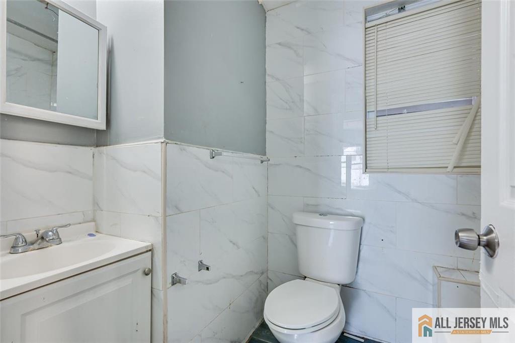 37 Blum Street Newark NJ 07103