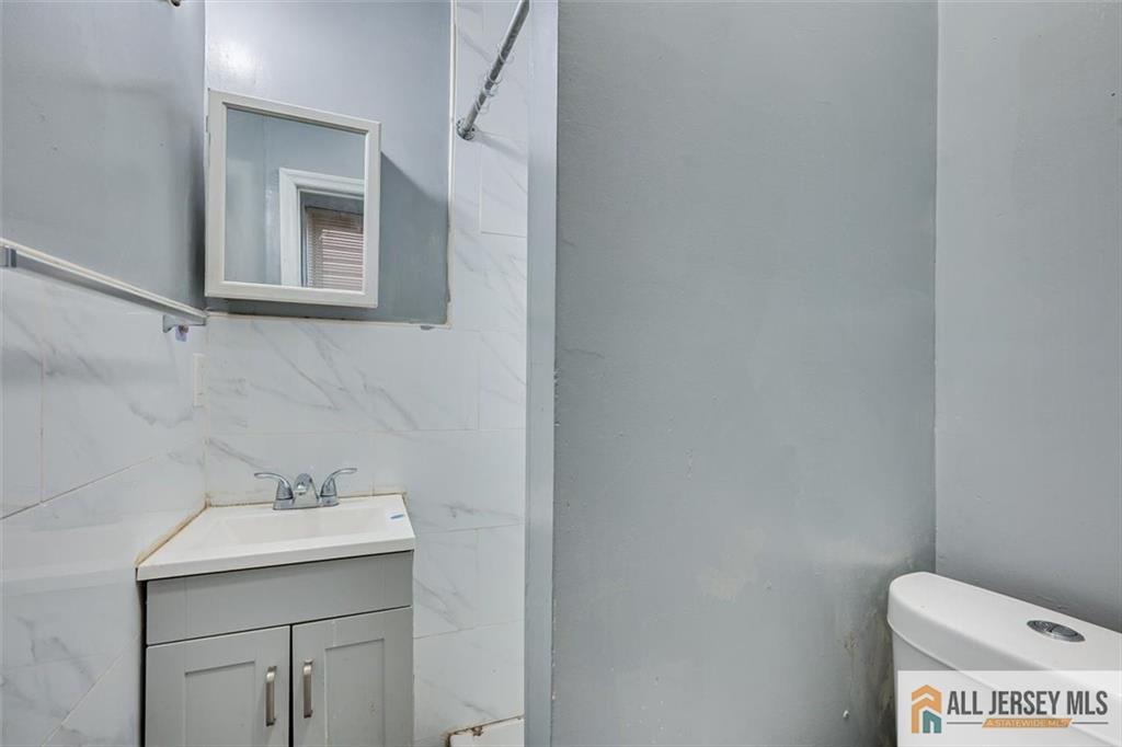37 Blum Street Newark NJ 07103