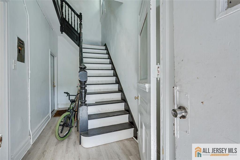 37 Blum Street Newark NJ 07103