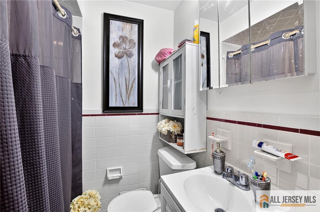 0-319-321 Runyon Avenue Middlesex NJ 08846