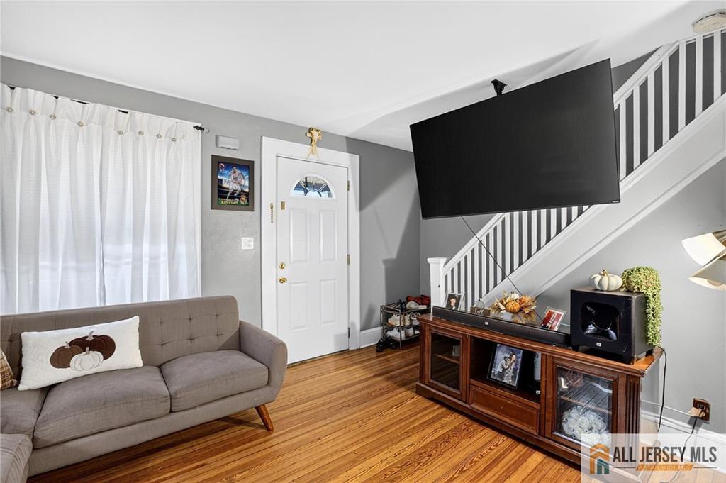 0-319-321 Runyon Avenue Middlesex NJ 08846