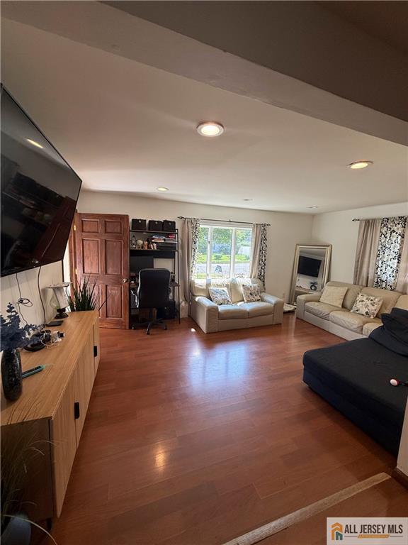 237 Middlesex Avenue Iselin NJ 08830