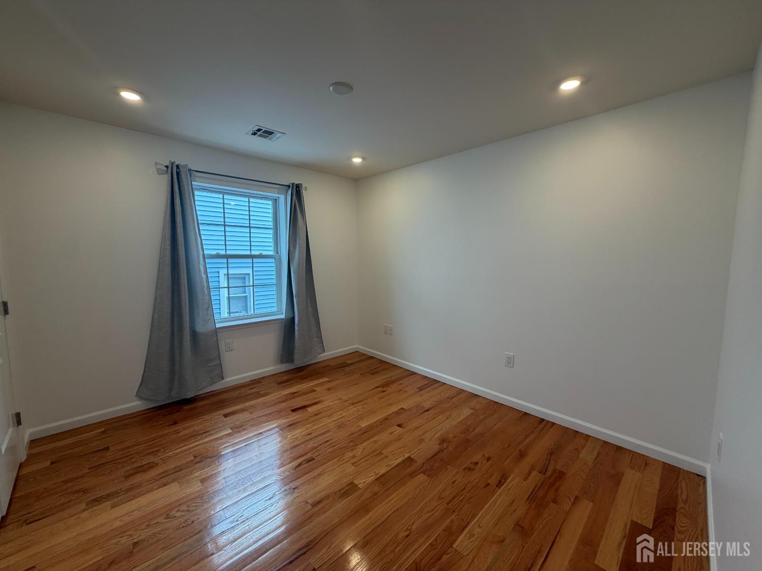 784 Bergen Street Newark NJ 07108