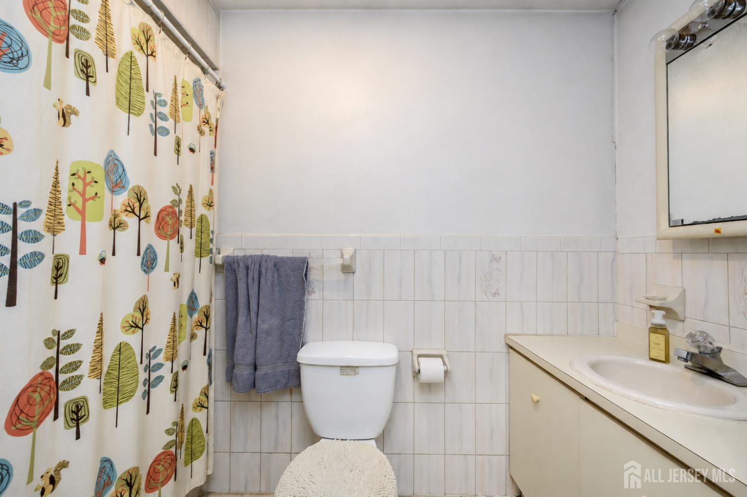 7010 Grand Avenue North Bergen NJ 07047