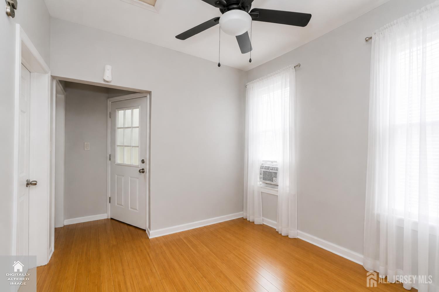 21 Gladstone Avenue Newark NJ 07106