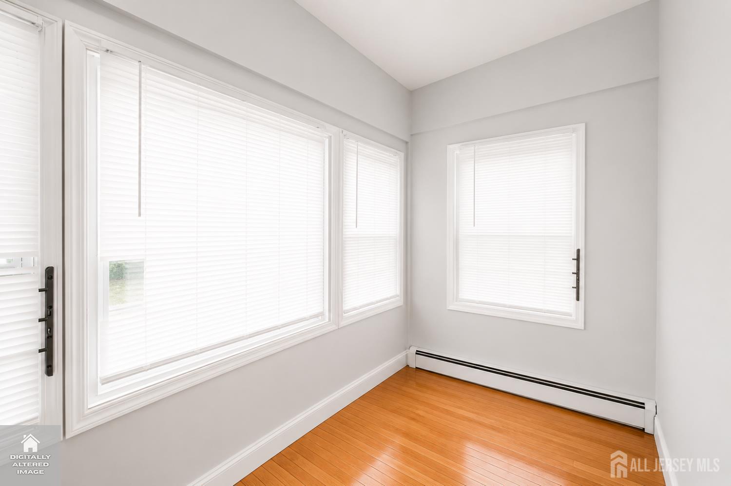 21 Gladstone Avenue Newark NJ 07106