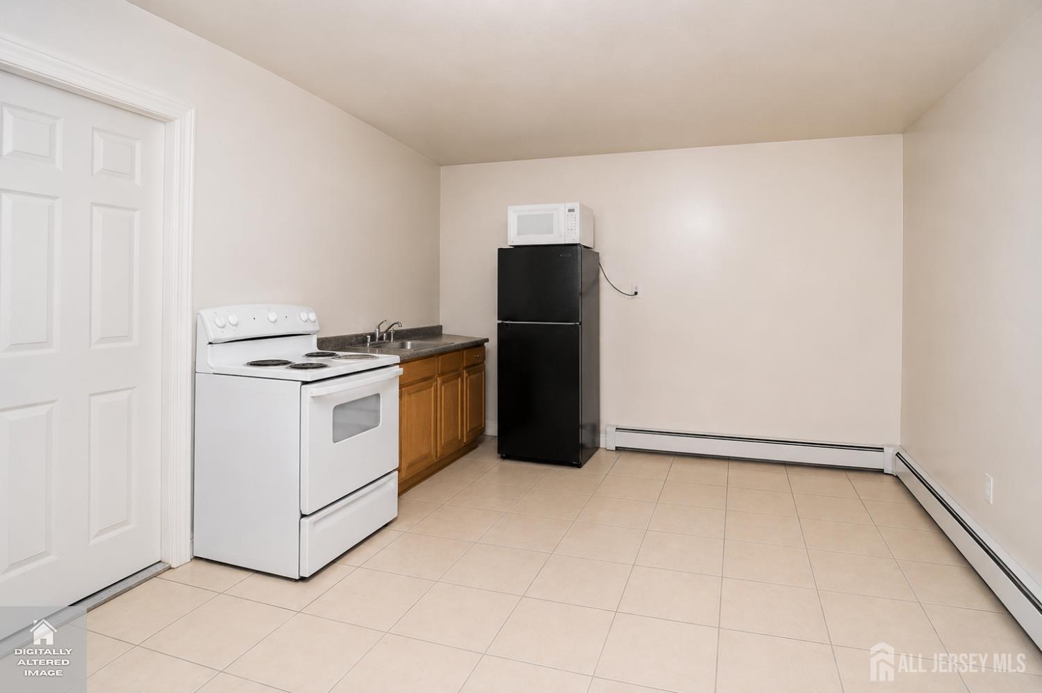 21 Gladstone Avenue Newark NJ 07106