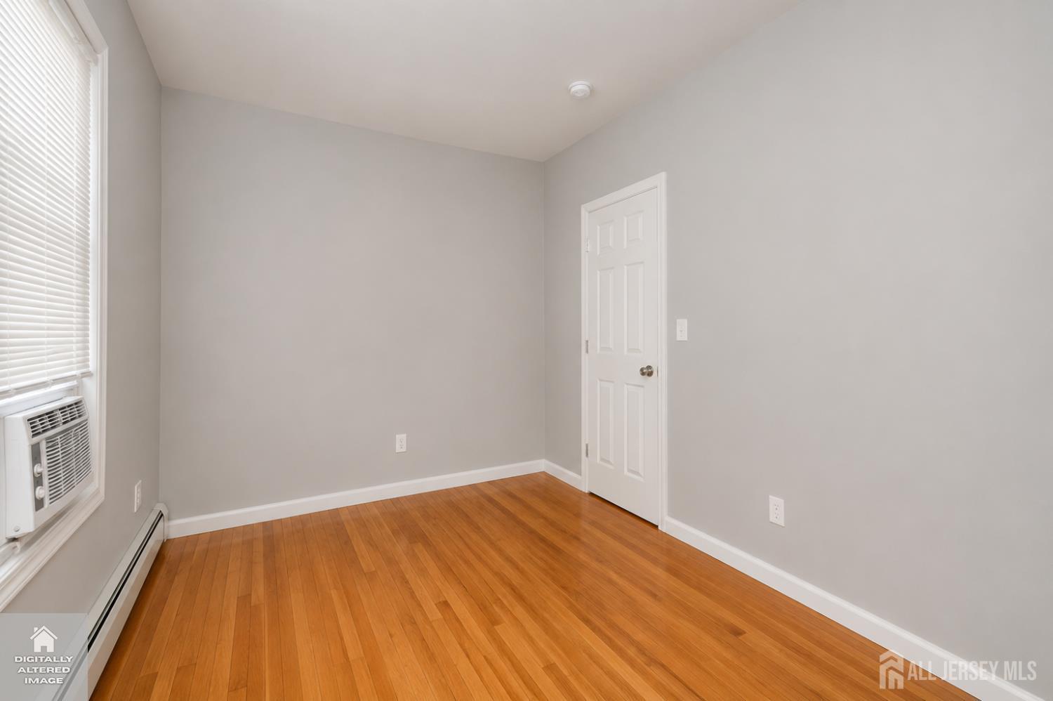 21 Gladstone Avenue Newark NJ 07106