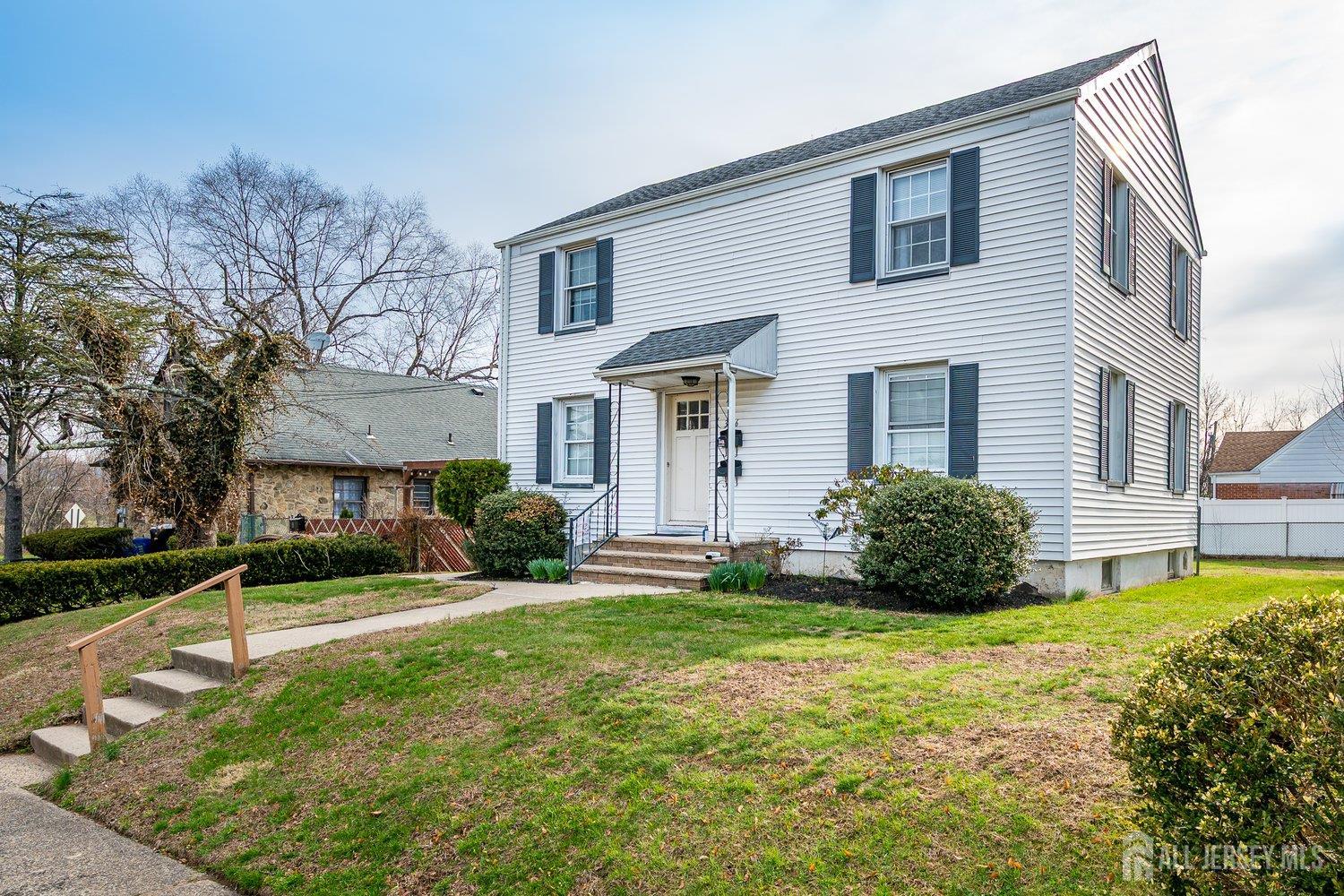 346 N 6th Avenue N Manville NJ 08835