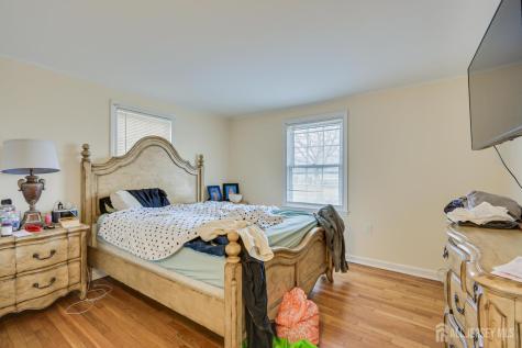 346 N 6th Avenue N Manville NJ 08835
