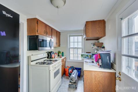 346 N 6th Avenue N Manville NJ 08835