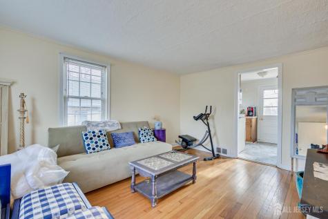 346 N 6th Avenue N Manville NJ 08835