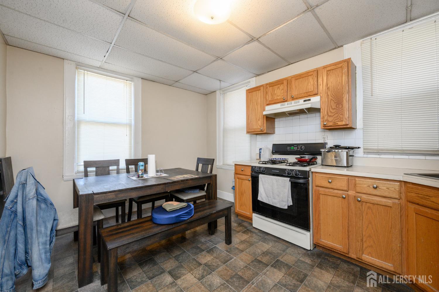 427-429 N 12th Street N Newark NJ 07107
