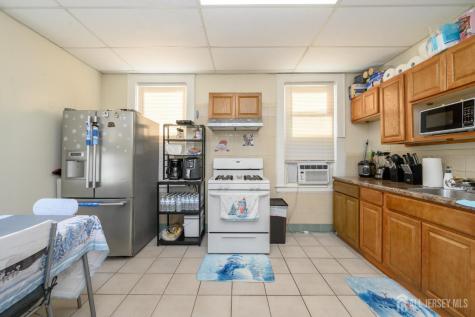 427-429 N 12th Street N Newark NJ 07107
