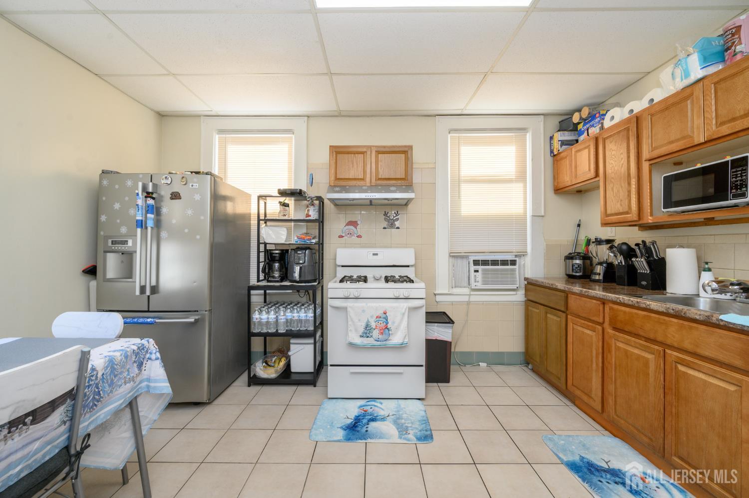 427-429 N 12th Street N Newark NJ 07107