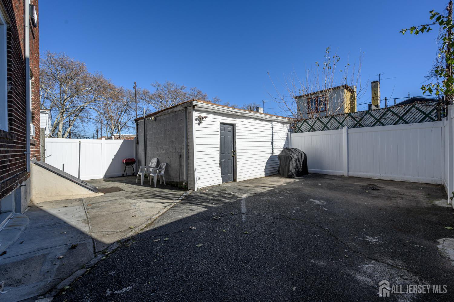 427-429 N 12th Street N Newark NJ 07107