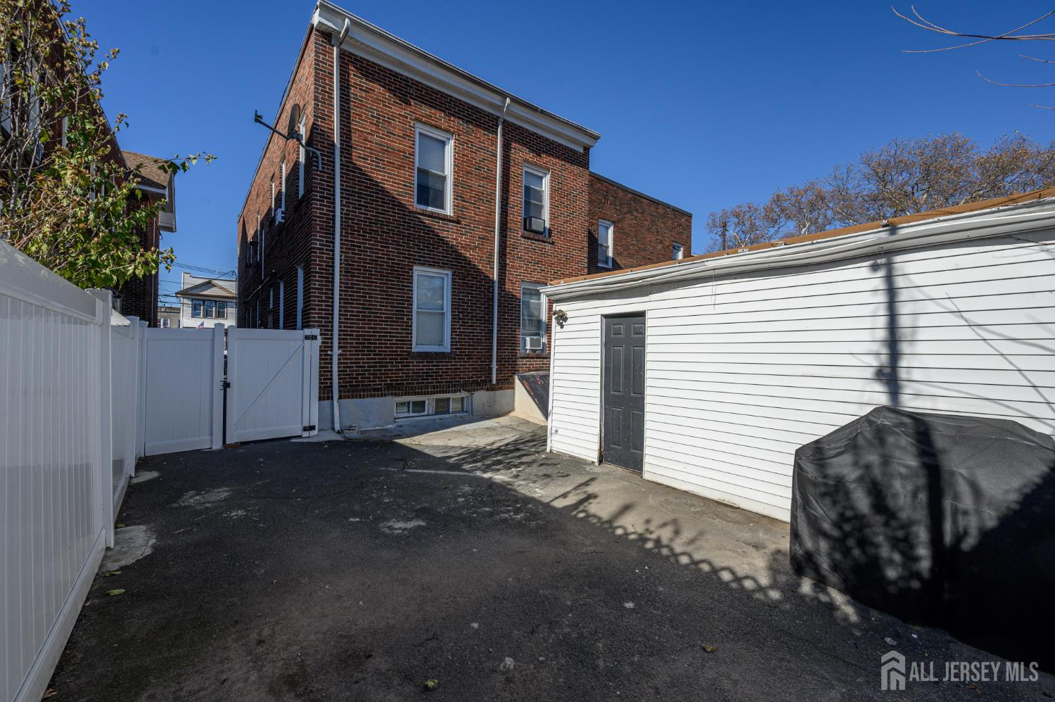 427-429 N 12th Street N Newark NJ 07107
