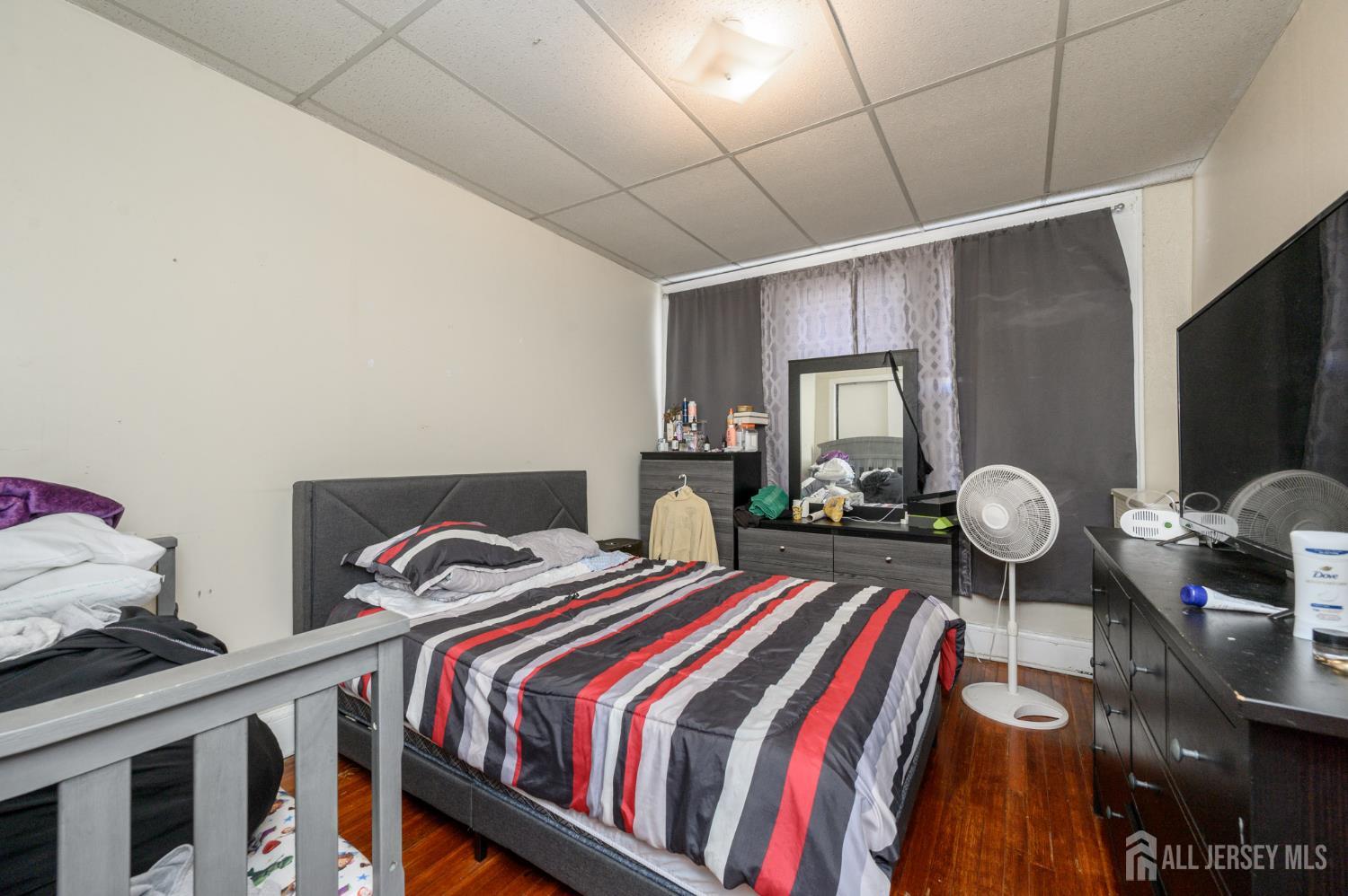 427-429 N 12th Street N Newark NJ 07107