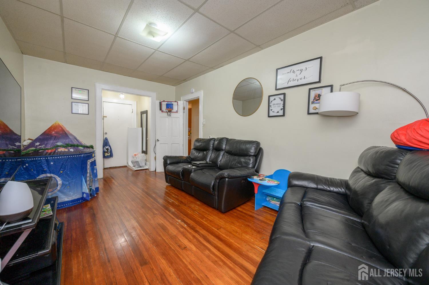 427-429 N 12th Street N Newark NJ 07107