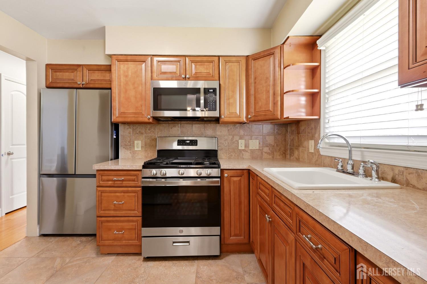 33 Willow Avenue Iselin NJ 08830