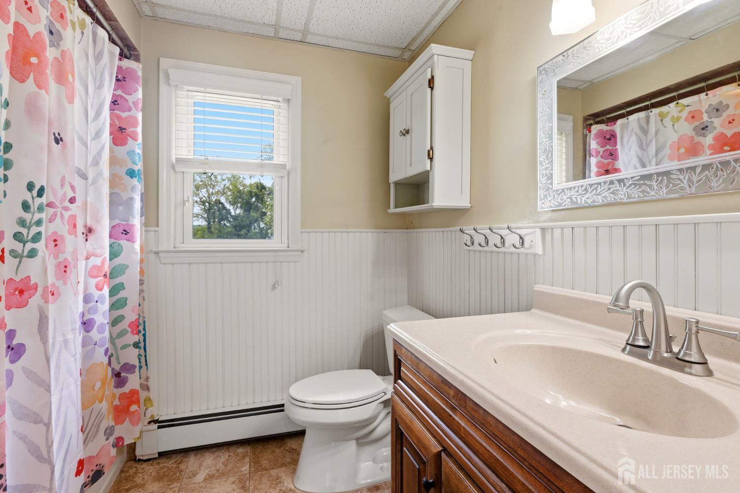 33 Willow Avenue Iselin NJ 08830