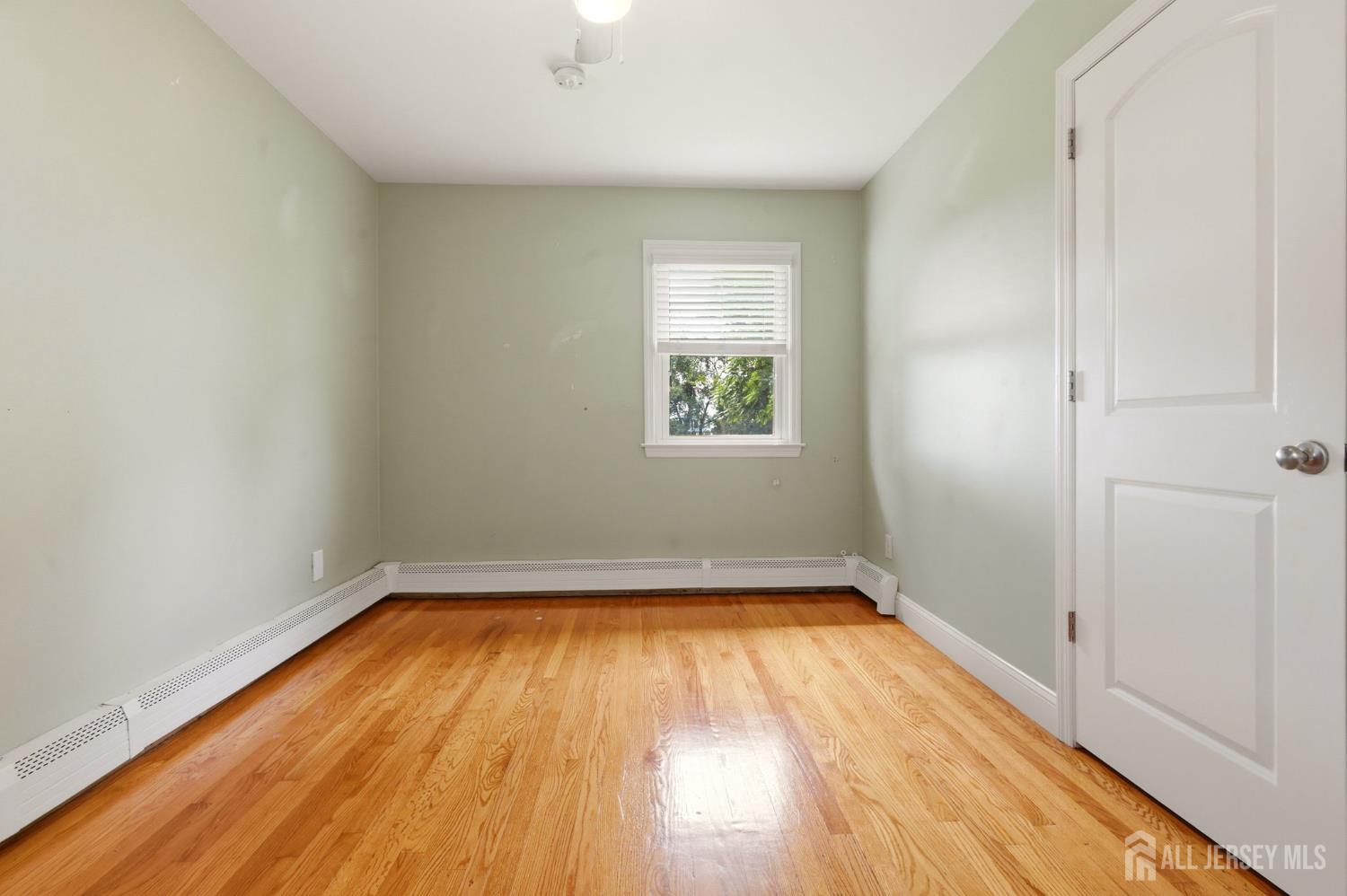 33 Willow Avenue Iselin NJ 08830