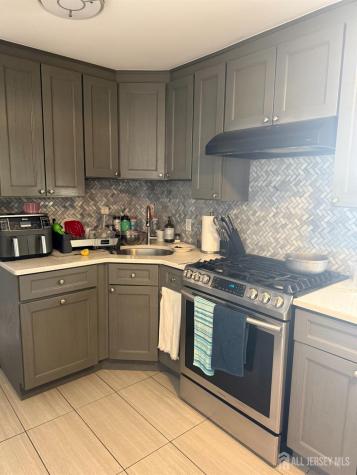 31 Edwin Street Carteret NJ 07008
