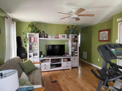 31 Edwin Street Carteret NJ 07008