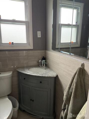 31 Edwin Street Carteret NJ 07008