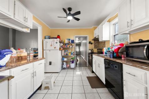 23 Leick Avenue Carteret NJ 07008