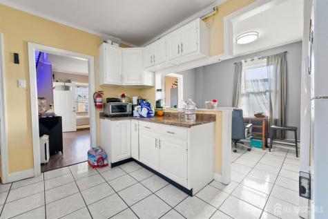 23 Leick Avenue Carteret NJ 07008