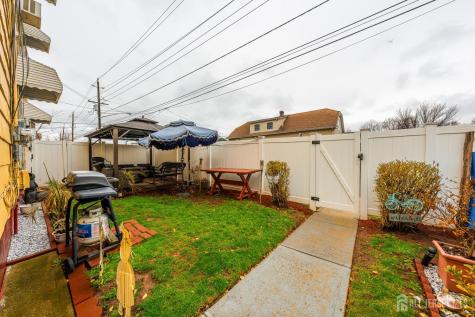 34 Henry Street Port Reading NJ 07064